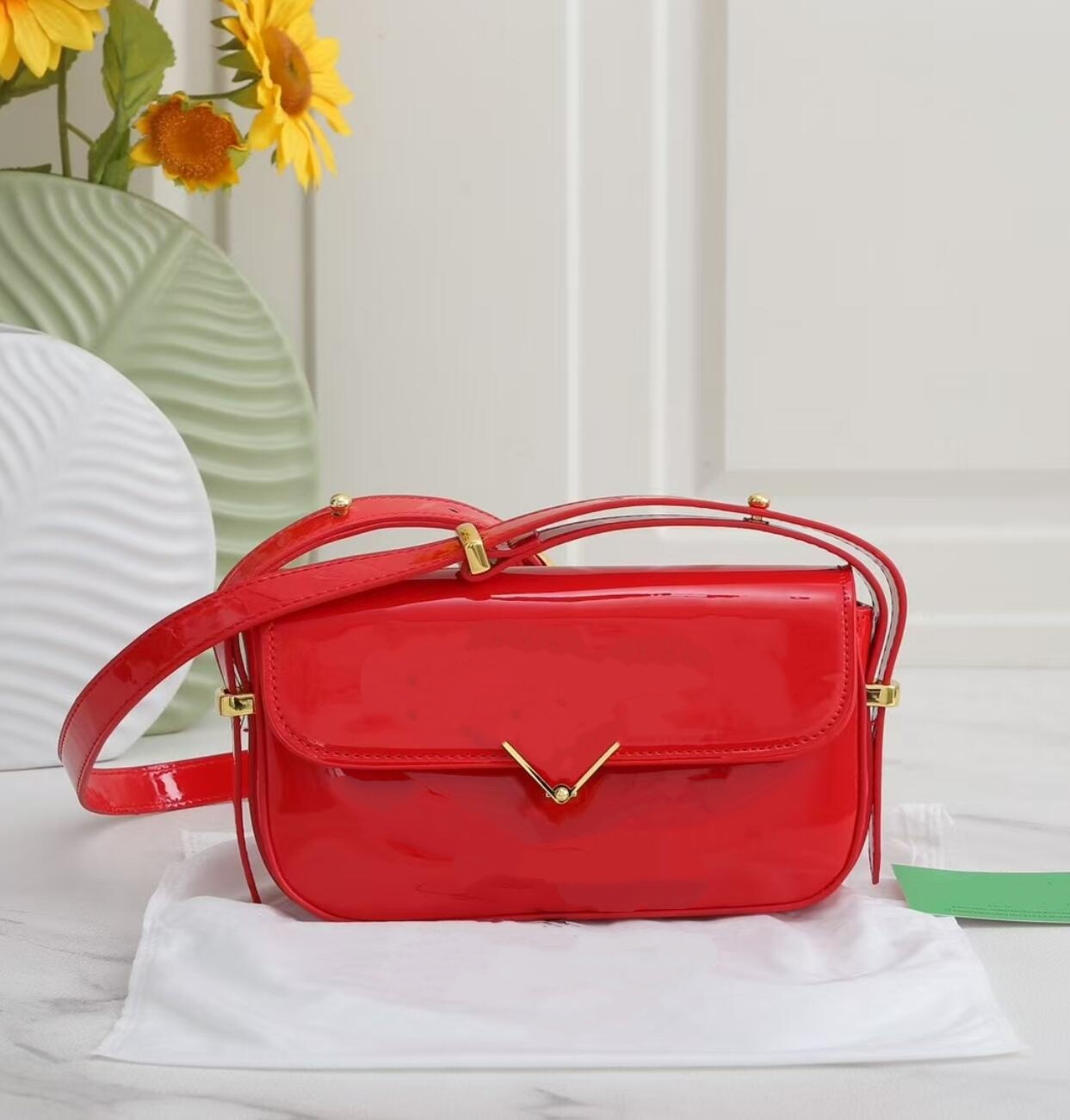 High-Quality Black Leather Tot - Women Bags Prada บทวิจารณ์และราคา