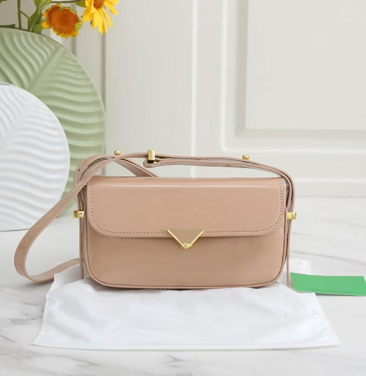High-Quality Black Leather Tot - Women Bags Prada บทวิจารณ์และราคา
