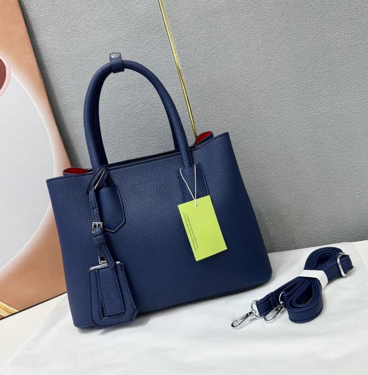 Black Grained Leather Tote Bag - Women Bags Prada บทวิจารณ์และราคา