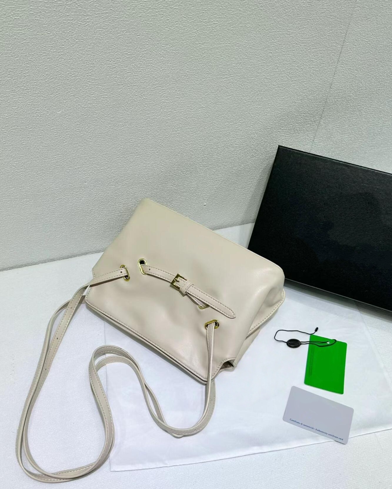 Classic Retro Brown Cowhide Bo - Women Bags Prada บทวิจารณ์และราคา