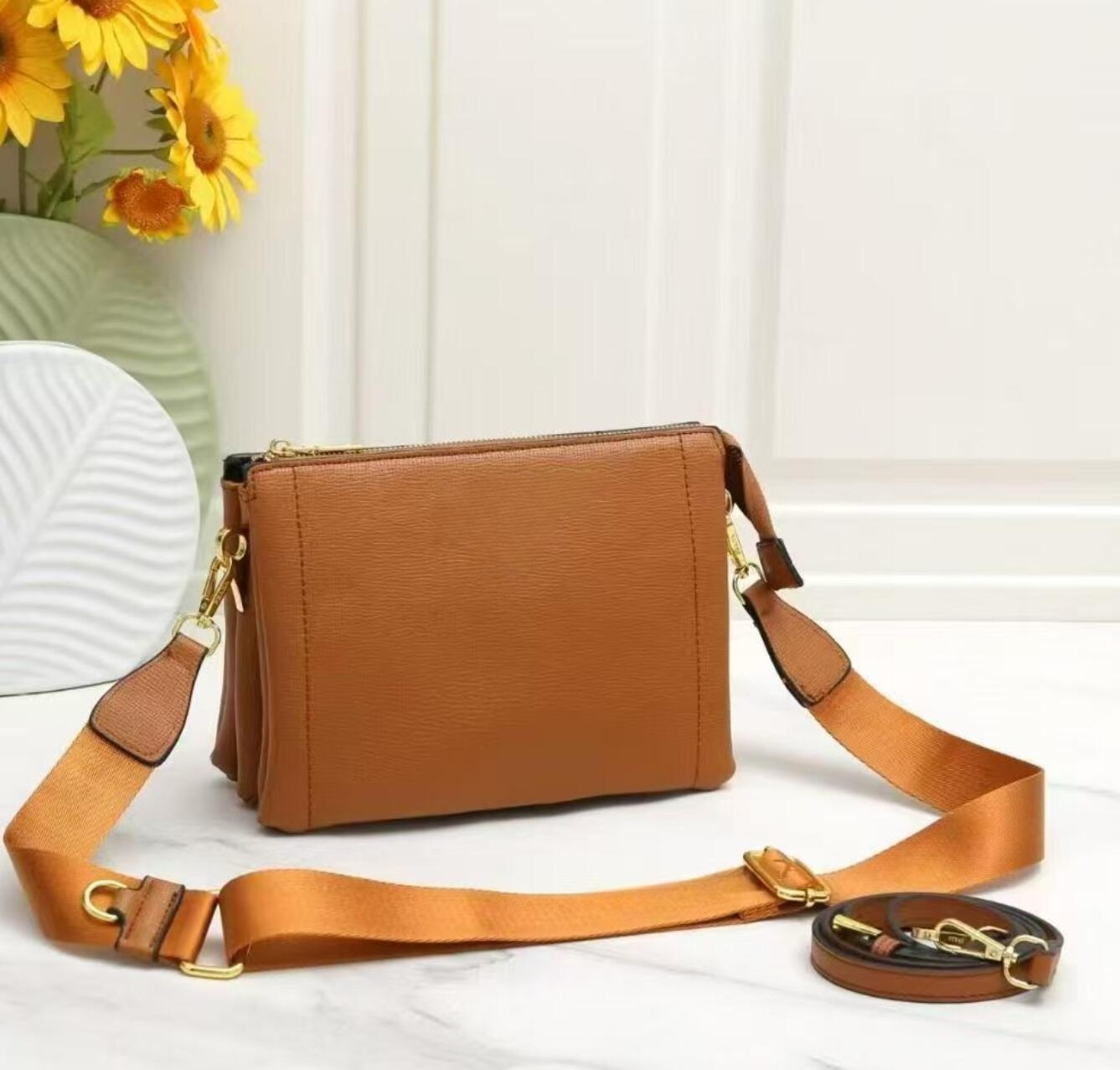 Retro Dark Brown Grain Leather - Women Bags Prada บทวิจารณ์และราคา
