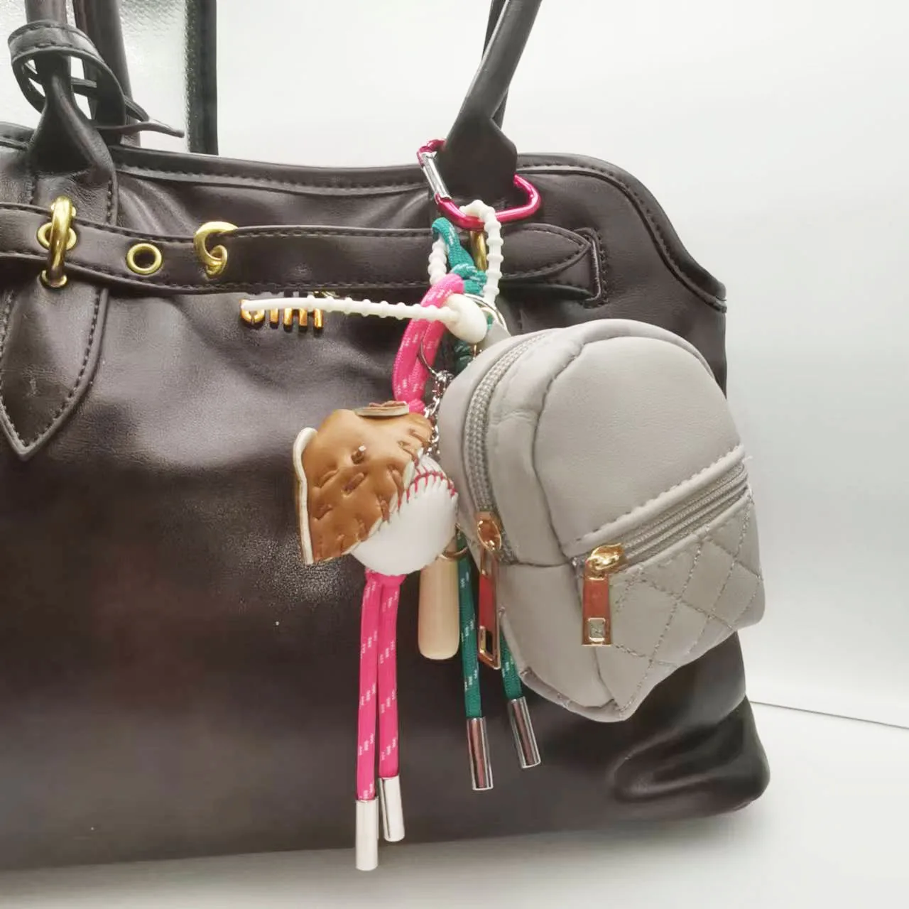 Ita Bag Accessories Bag Charms - Women Bags Prada บทวิจารณ์และราคา