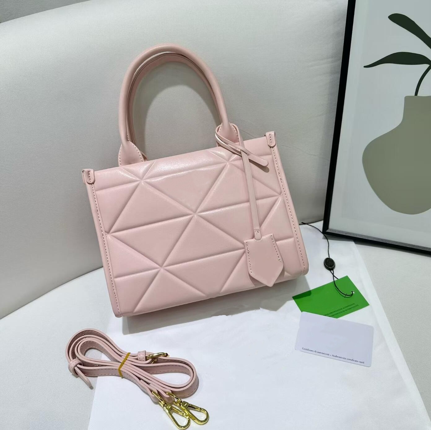Black Grained Leather Top Hand - Women Bags Prada บทวิจารณ์และราคา